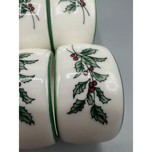 Set Of 8 Nikko ChristmasTime Napkin Rings With Holly Berry Design - Picture 2 of 6